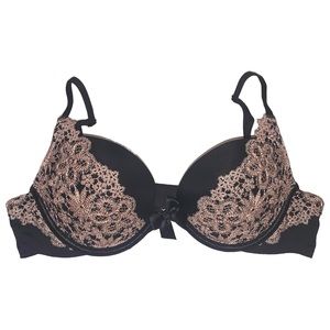 VICTORIA’S SECRET NWOT Lace Overlay Push Up Bra 34B Black